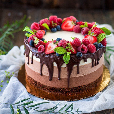 Торт "Три шоколада" купить - павловскийпосад.сладкоежкин.рф